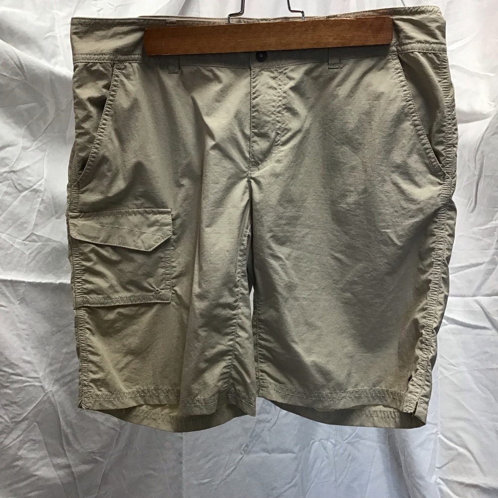 Columbia Tan Cargo Shorts Lightweight Outdoor Wear